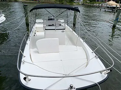 Sold Center Console 2017 Boston Whaler 210