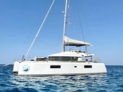 Used Sail Catamaran for sale 2015 Lagoon 52