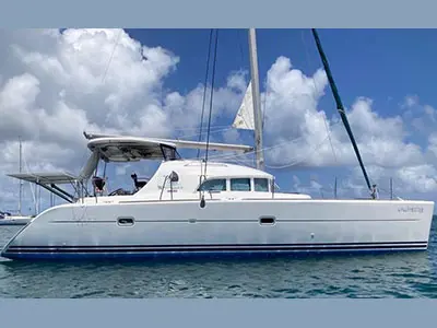 Sold Catamaran 2004 Lagoon 380