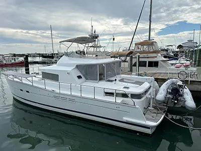 Sold Catamaran 2004 Lagoon 43 Power 